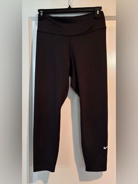 Nike Dri-FIT Black Leggings S High Rise Cropped Athletic Workout